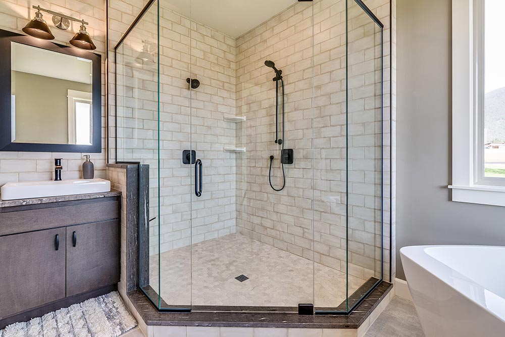 Modern Walk-In Shower Remodel Ideas for Peoria AZ Bathrooms